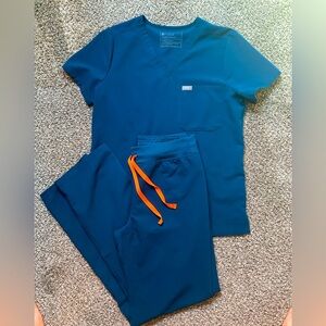 FIGS Scrub Set - Limited edition color Deep Reef. Small top, Small tall bottoms.